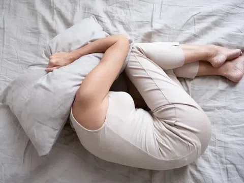 Người phụ nữ 59 tuổi đang mạnh khỏe bỗng tử vong trong lúc ngủ, bác sĩ chỉ ra ngay sai lầm "chí mạng"