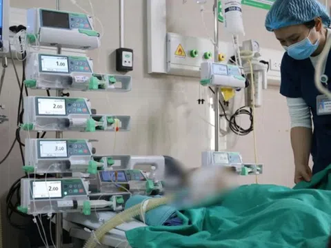 Bệnh nhi 15 tháng tuổi bị xe ô tô cán qua người được bác sĩ cứu sống ngoạn mục