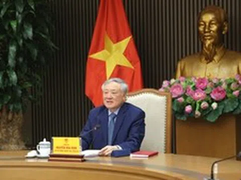 Phó Thủ tướng Thường trực Nguyễn Hòa Bình điện đàm với nguyên Phó Thủ tướng Singapore Vương Thụy Kiệt