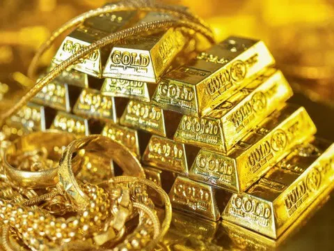 Giá vàng chiều nay (2/4): Giá vàng SJC và nhẫn "sập" mạnh, người mua đang chờ đà giảm tiếp