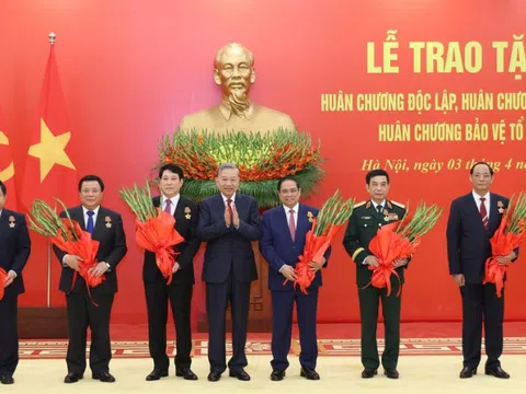 Chủ tịch nước Lương Cường và Thủ tướng Phạm Minh Chính được tặng Huân chương