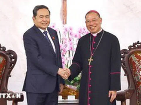 Chủ tịch Quốc hội Trần Thanh Mẫn thăm, chúc mừng Tổng Giáo phận Hà Nội