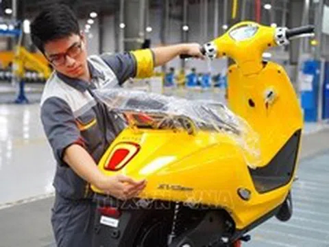 'Bùng nổ' thị trường xe máy điện