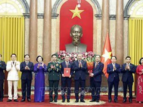 Tổng Bí thư, Chủ tịch nước chủ trì hội nghị công bố các quyết định đối với Chính phủ