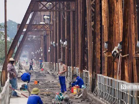Cận cảnh việc sửa chữa, trùng tu cầu Long Biên