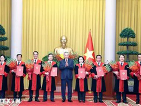 Tổng Bí thư, Chủ tịch nước Tô Lâm trao quyết định bổ nhiệm Thẩm phán TAND tối cao