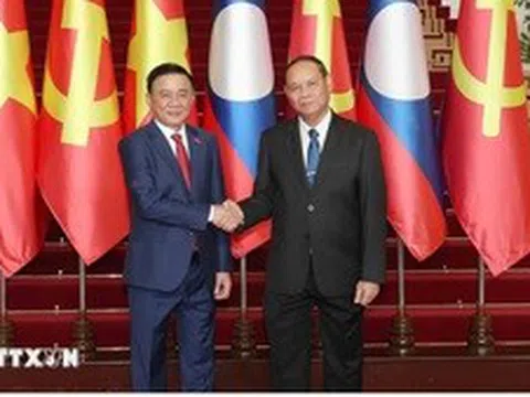 Thường trực Ban Bí thư Trần Cẩm Tú hội đàm với Thường trực Ban Bí thư Trung ương Đảng Nhân dân Cách mạng Lào