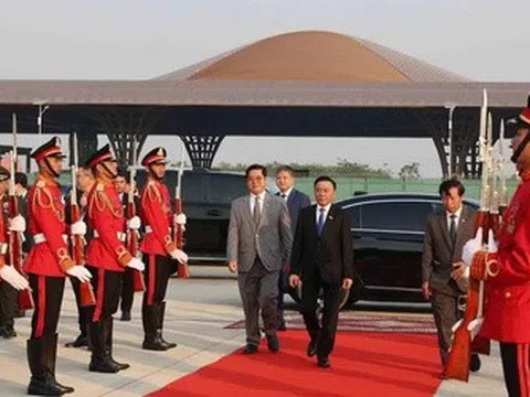 Thường trực Ban Bí thư về tới Hà Nội, kết thúc chuyến thăm Lào và Campuchia