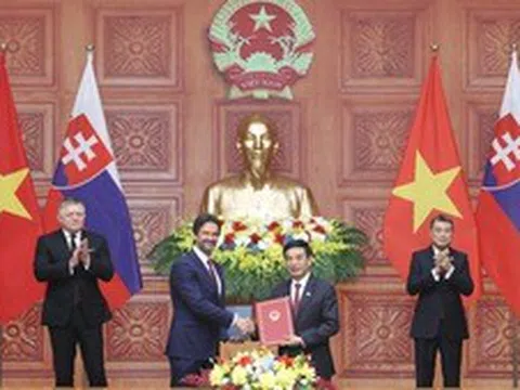Việt Nam, Slovakia trao nhiều văn kiện hợp tác quan trọng