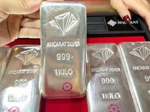 Giá bạc hôm nay (14/4): Giá bạc trong nước và thế giới tăng phi mã