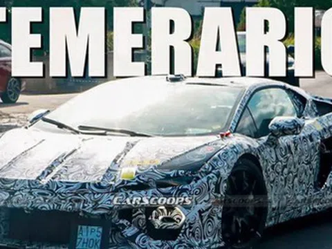 Siêu xe thay thế Lamborghini Huracan chạy thử trong lớp ngụy trang