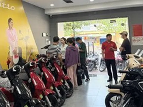 Phát triển giao thông xanh - Bài 2: Sôi động thị trường xe máy điện