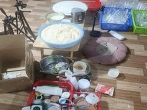 Phát hiện cơ sở pha chế "kem ủ da siêu trắng" từ bột gạo và hóa chất