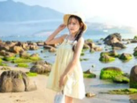 Về làng chài cổ Nam Ô mùa đẹp nhất: Ngắm bãi rêu xanh, săn cua cù kỳ