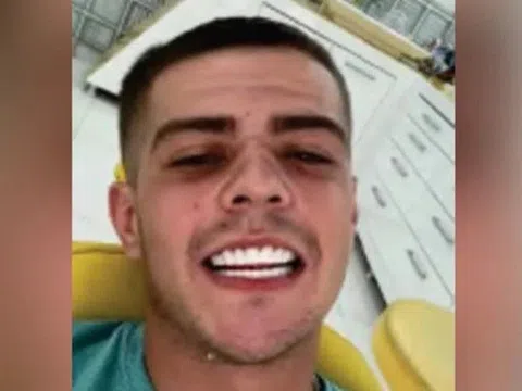 Gửi ảnh "khoe hàm răng mới" cho bạn, kẻ buôn ma túy bị bắt