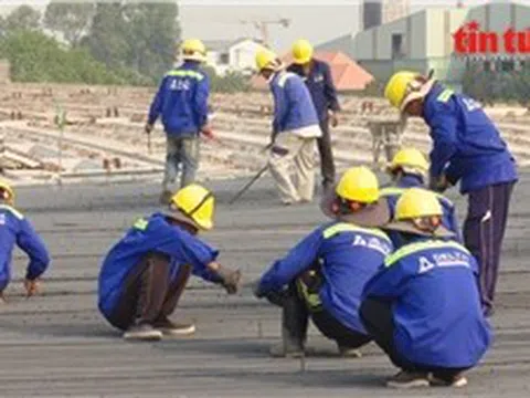 Công nhân bám công trường Vành đai 3 xuyên Tết để giữ tiến độ dự án