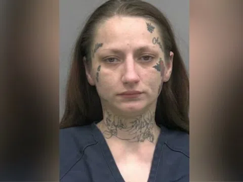 Pha sữa cho con bằng nước rửa kim tiêm ma túy, người mẹ bị bắt