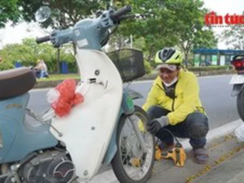 Người đàn ông U60 với 'tiệm sửa xe di động 0 đồng'