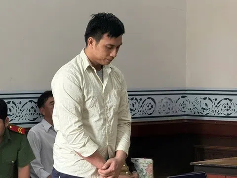 Nam thanh niên trẻ vào tù vì tò mò tin nhắn trong điện thoại người tình