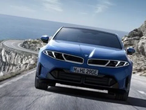 BMW tung mẫu xe mới, hâm nóng cuộc đua với Tesla