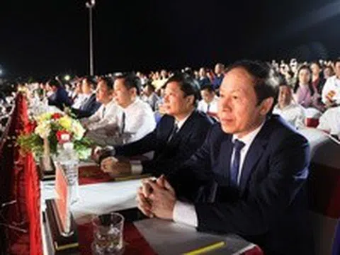 Phó Thủ tướng Chính phủ Lê Tiến Châu dự Chương trình "Bản hùng ca trên sông"