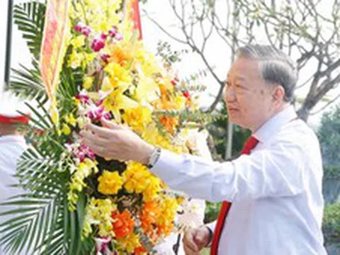 Tổng Bí thư, Chủ tịch nước Tô Lâm dâng hương tưởng niệm Tổng Bí thư Hà Huy Tập