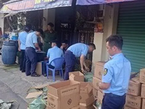 TP Hồ Chí Minh: Phát hiện, thu giữ hơn 5.600 chai mỹ phẩm nghi nhập lậu