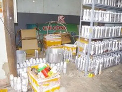 Tìm bị hại trong vụ án sản xuất, buôn bán hàng chục nghìn chai nước hoa giả