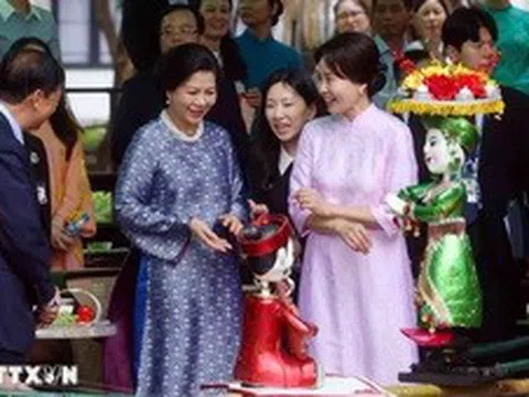 Phu nhân Tổng Bí thư, Chủ tịch nước Tô Lâm và Phu nhân Tổng thống Hàn Quốc thăm Bảo tàng Dân tộc học Việt Nam