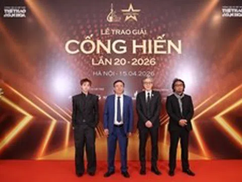 Chùm ảnh 'nóng bỏng' trên thảm đỏ 'Cống hiến'