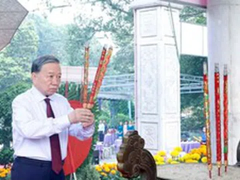 Tổng Bí thư, Chủ tịch nước Tô Lâm dâng hương tại Nghĩa trang Liệt sĩ Tân Biên