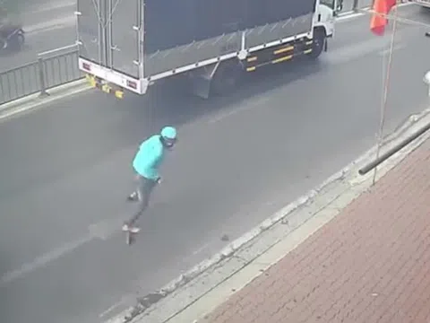 Mặc đồng phục xe ôm công nghệ vào tiệm vờ mua vàng rồi cướp giật, nam thanh niên sa lưới sau vài giờ