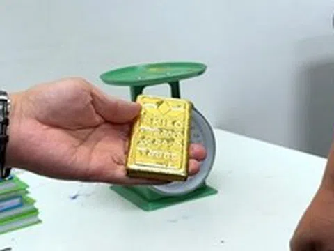 Bắt quả tang đối tượng vận chuyển gần 1 kg vàng qua biên giới