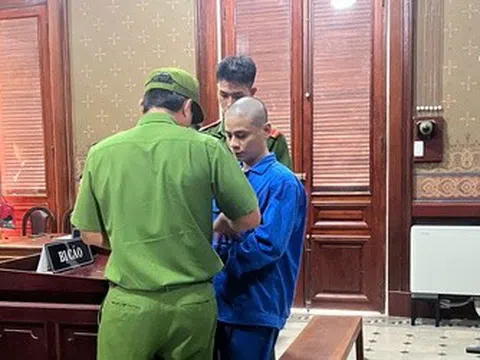 Sợ mất việc, nam công nhân khiến tổ trưởng suýt "đăng xuất"
