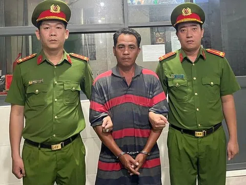 Em dùng ghế tấn công CSGT để giải cứu anh trai vi phạm nồng độ cồn