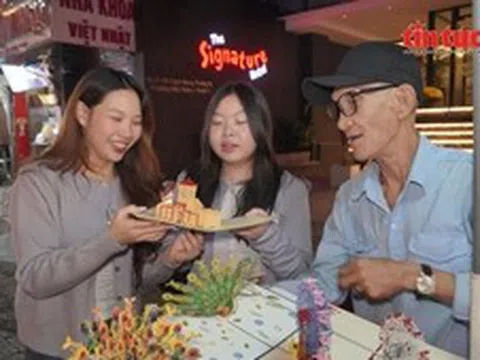 Người giúp lan tỏa vẻ đẹp Việt Nam qua những tấm thiệp 3D thủ công