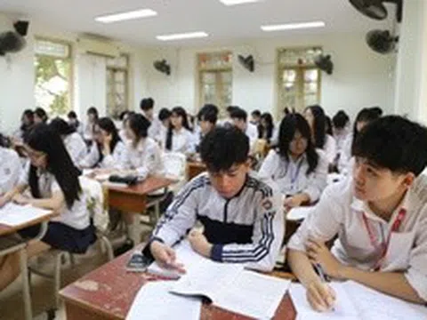 Thi tốt nghiệp THPT 2026: Thí sinh đăng ký miễn thi ngoại ngữ giảm mạnh