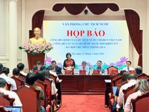 Công bố 9 luật mới, đẩy mạnh phân quyền, phân cấp và chuyển đổi số