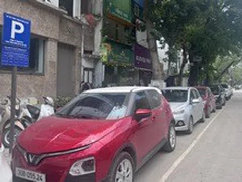 Những vỉa hè Hà Nội chật kín lối đi