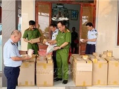 Kiểm tra cơ sở sản xuất kem trộn ‘3 không’ bán 500 đơn mỗi ngày