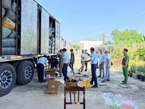 Phát hiện nhiều sản phẩm thời trang có dấu hiệu giả mạo nhãn hiệu nổi tiếng