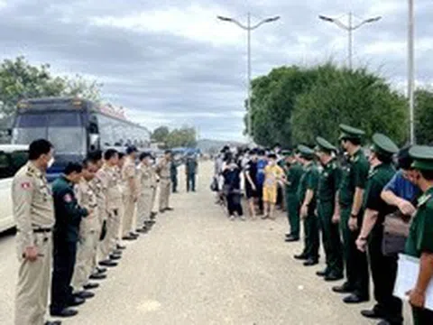 Cảnh giác trước lời mời chào ra nước ngoài "việc nhẹ lương cao"