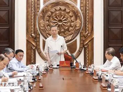 Hoàn thiện thể chế như một "chu trình sống"