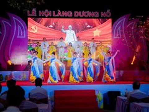 Lễ hội làng Dương Nỗ-nơi Chủ tịch Hồ Chí Minh sinh sống, học tập thời niên thiếu