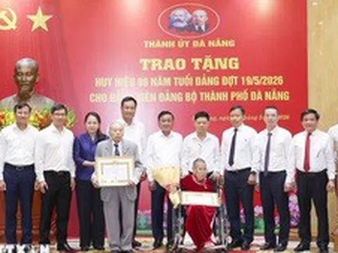 Thường trực Ban Bí thư dự Lễ trao tặng Huy hiệu 80 năm tuổi Đảng tại Đà Nẵng