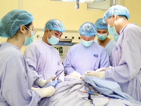 Từ tuyệt vọng đến hy vọng: Thiếu niên nghèo 16 tuổi vượt "cửa tử" nhờ ca phẫu thuật đặc biệt