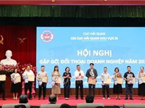 Hải quan khu vực III đối thoại hơn 300 doanh nghiệp, hiệp hội