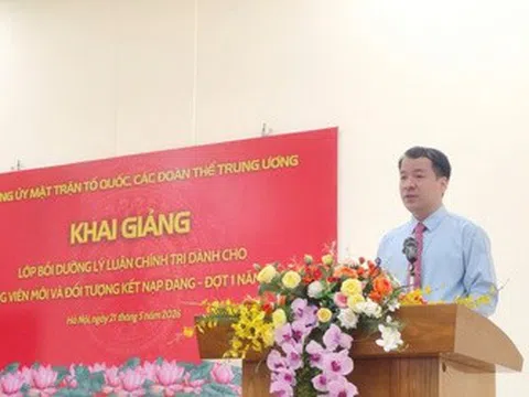 Trang bị nền tảng lý luận chính trị cho đảng viên mới và đối tượng kết nạp Đảng