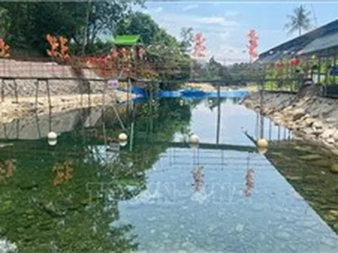 Hệ lụy nhãn tiền khi 'bức tử' dòng suối - Bài 1: Dòng suối bị 'chặt khúc' để làm du lịch