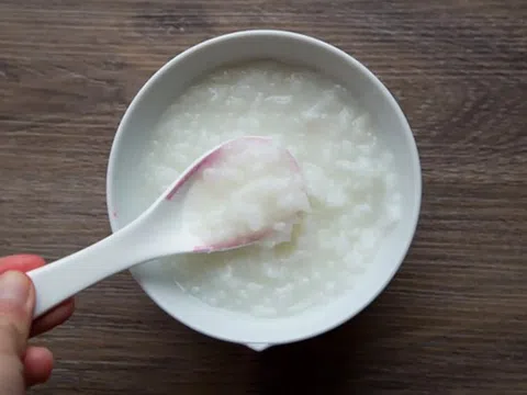 Ăn cháo suốt 1 tháng để "dưỡng dạ dày", người phụ nữ 55 tuổi "kinh ngạc" khi đi khám